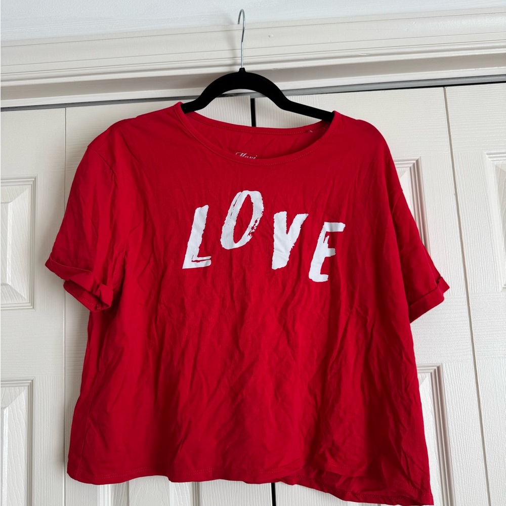 Mavi “Love” Cropped Tee